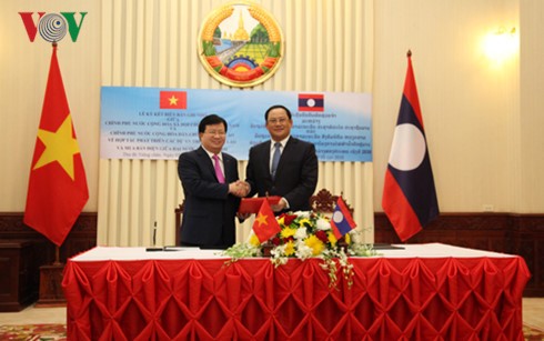  Vietnam-Laos : coopération dans le développement de projets électriques - ảnh 1